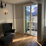 Hotel Hjelle Hotel