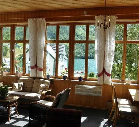 Hjelle Hotel 2* Hjelle