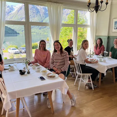 ホテル イェラ ホテル 2*