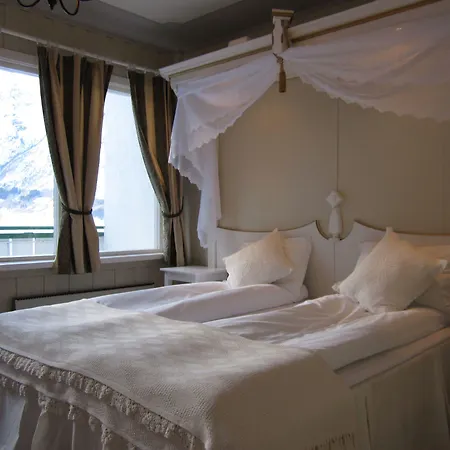 Hjelle Hotel 2*