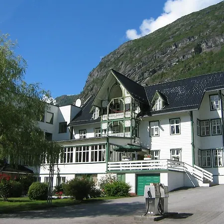 Hotel Hjelle Hotel