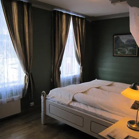 Hotel Hjelle Hotel 2*