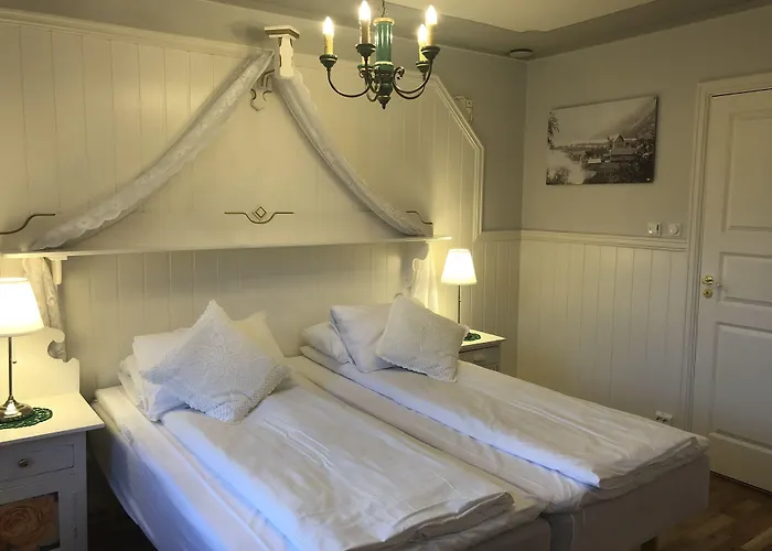 מלון Hjelle Hotel 2*