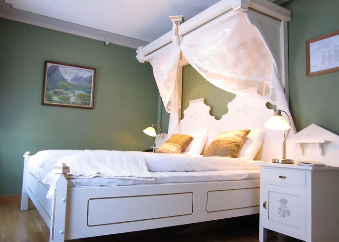 Hjelle Hotel מלון