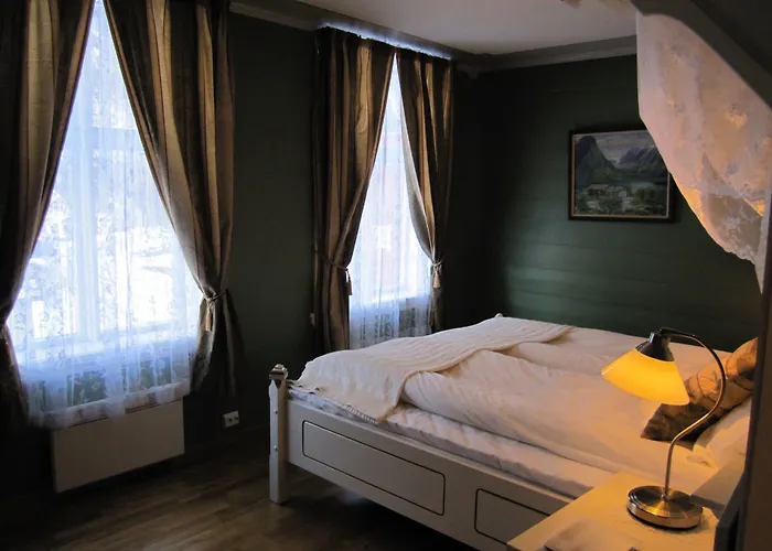 מלון Hjelle Hotel