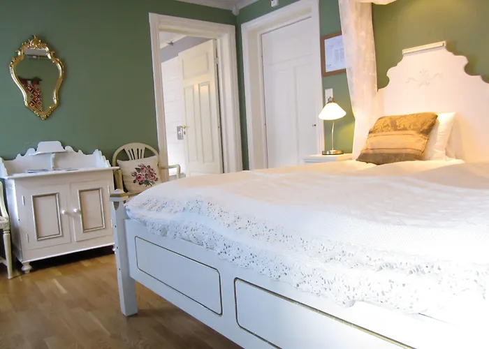 Hjelle Hotel מלון 2*