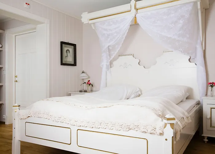 Hjelle Hotel מלון