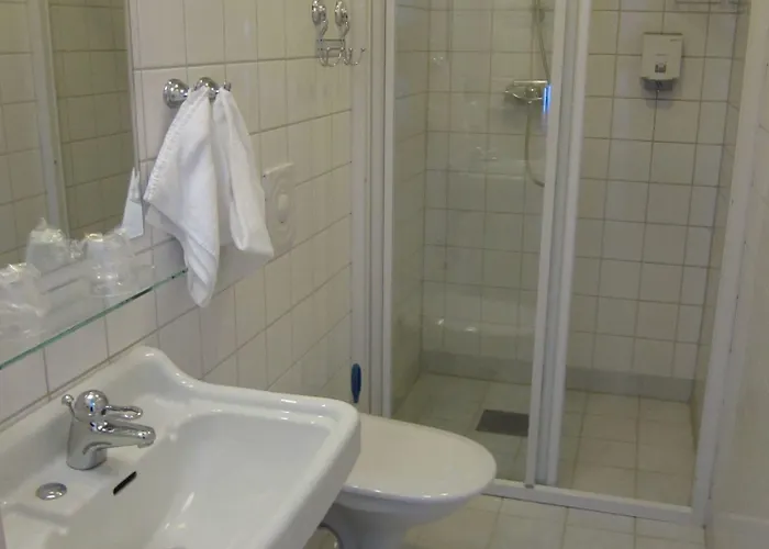 מלון Hjelle Hotel 2*