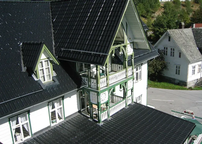 מלון Hjelle Hotel היילה