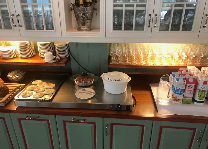 מלון Hjelle Hotel 2*