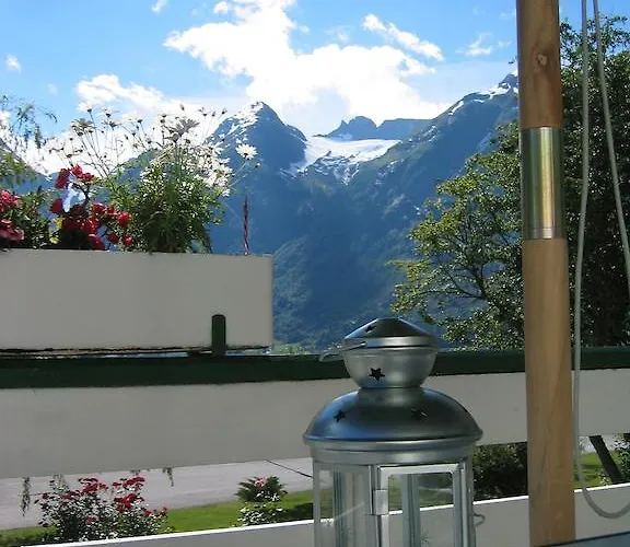 מלון Hjelle Hotel