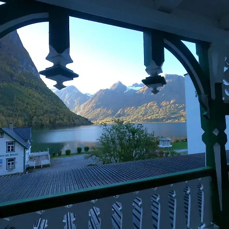 Hjelle Hotel