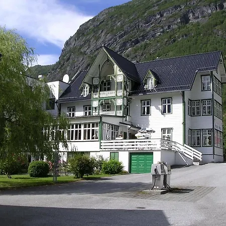 Hjelle Hotel